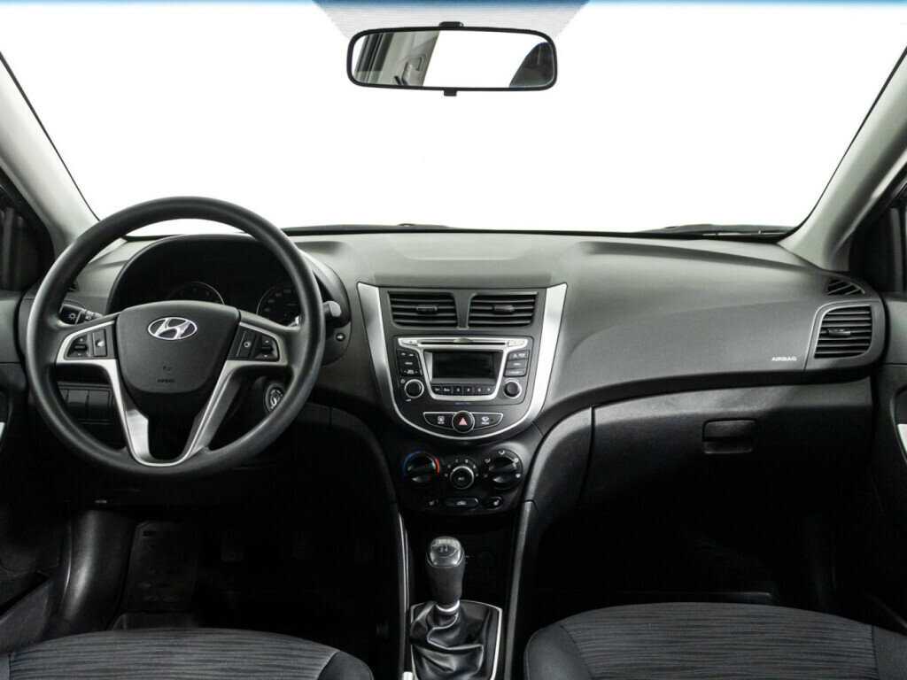 Hyundai Solaris с пробегом — 2016 год. Фото: #12