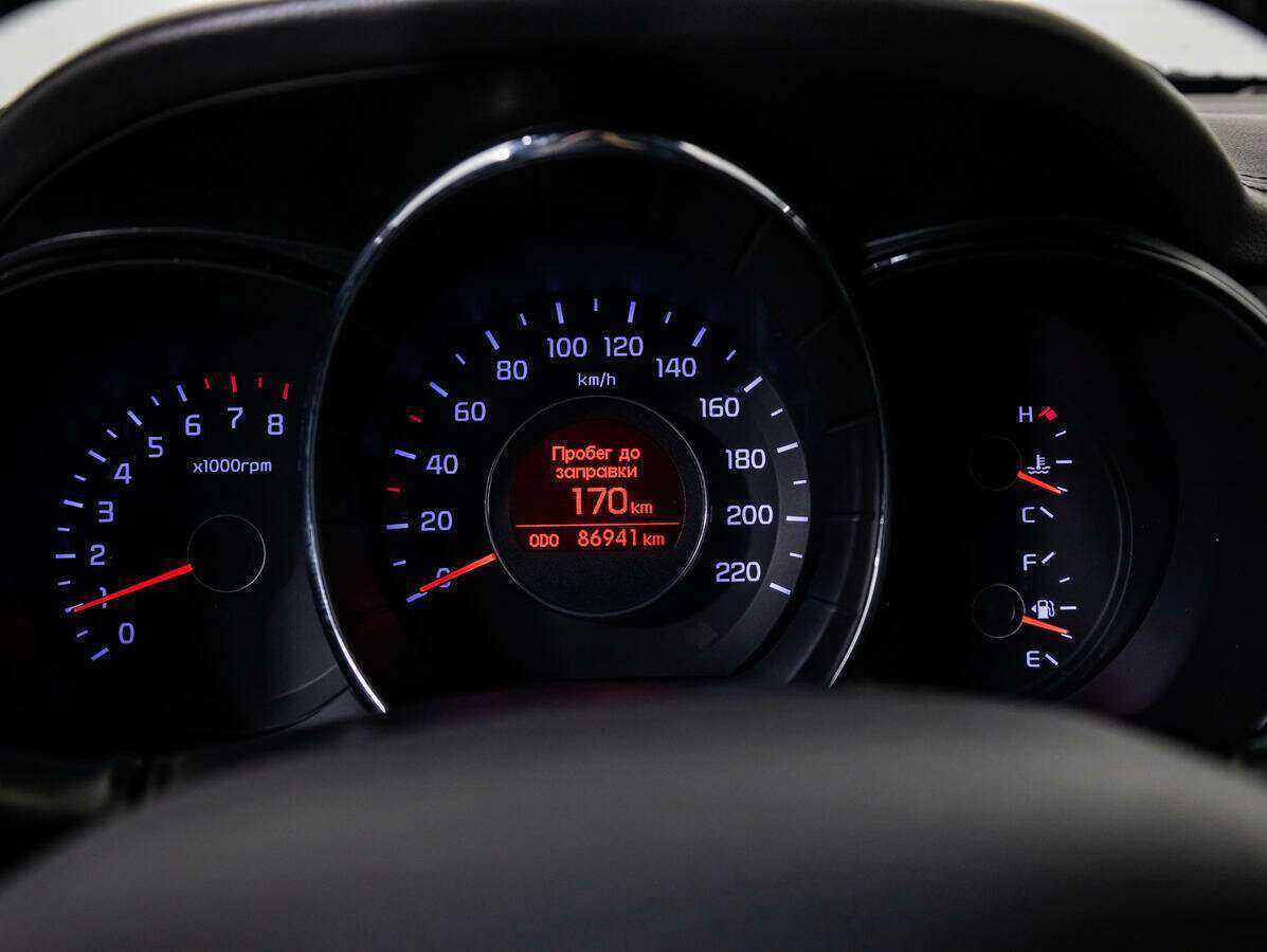 Kia Rio с пробегом — 2012 год. Фото: #11