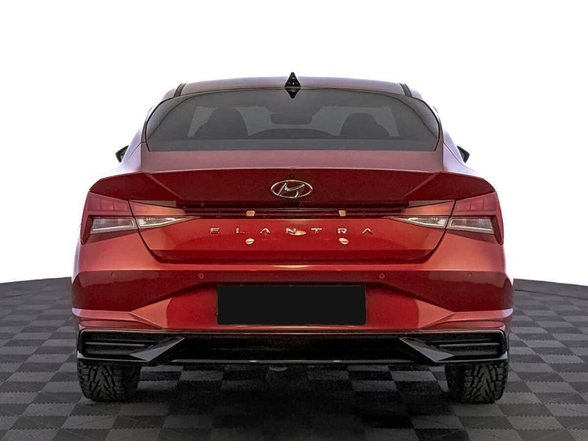 Hyundai Elantra с пробегом — 2021 год. Фото: #5