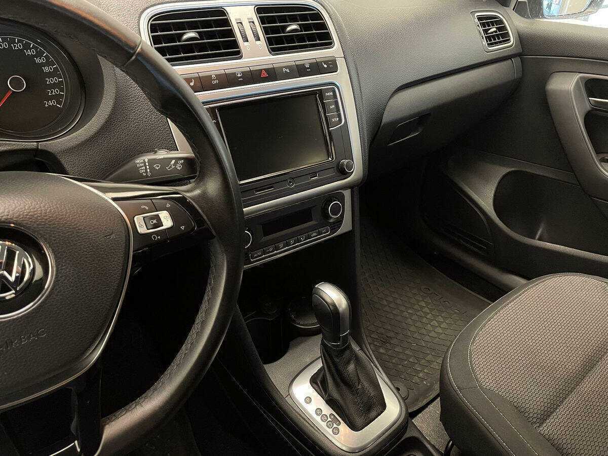 Volkswagen Polo с пробегом — 2018 год. Фото: #14