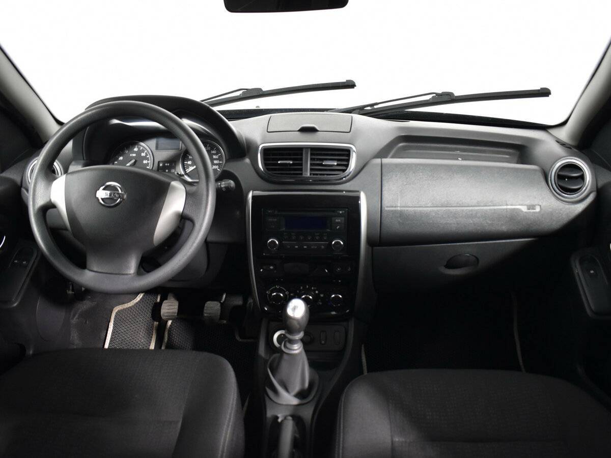 Nissan Terrano с пробегом — 2014 год. Фото: #9