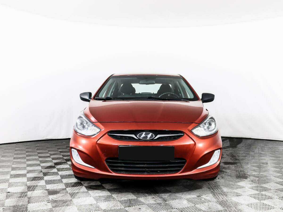 Hyundai Solaris с пробегом — 2014 год. Фото: #1