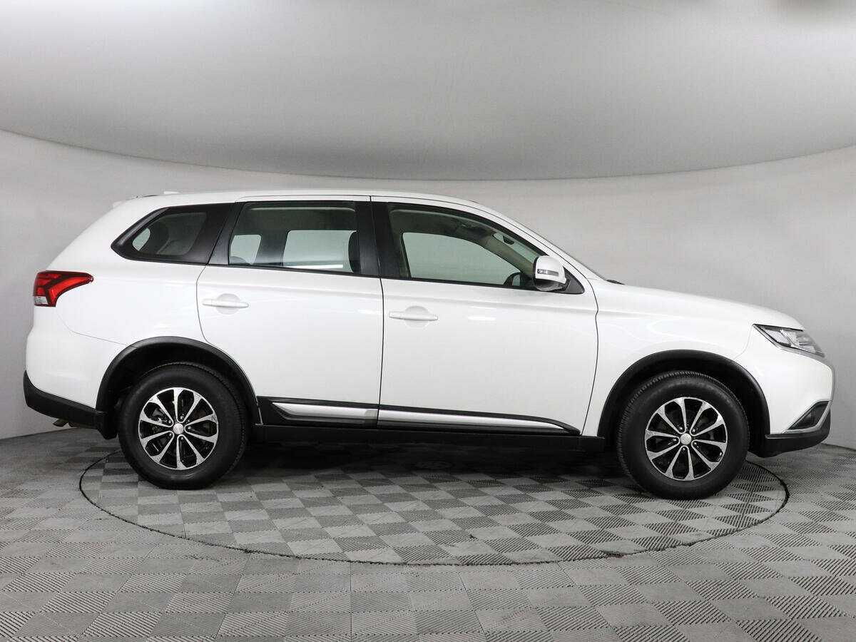 Mitsubishi Outlander с пробегом — 2020 год. Фото: #3