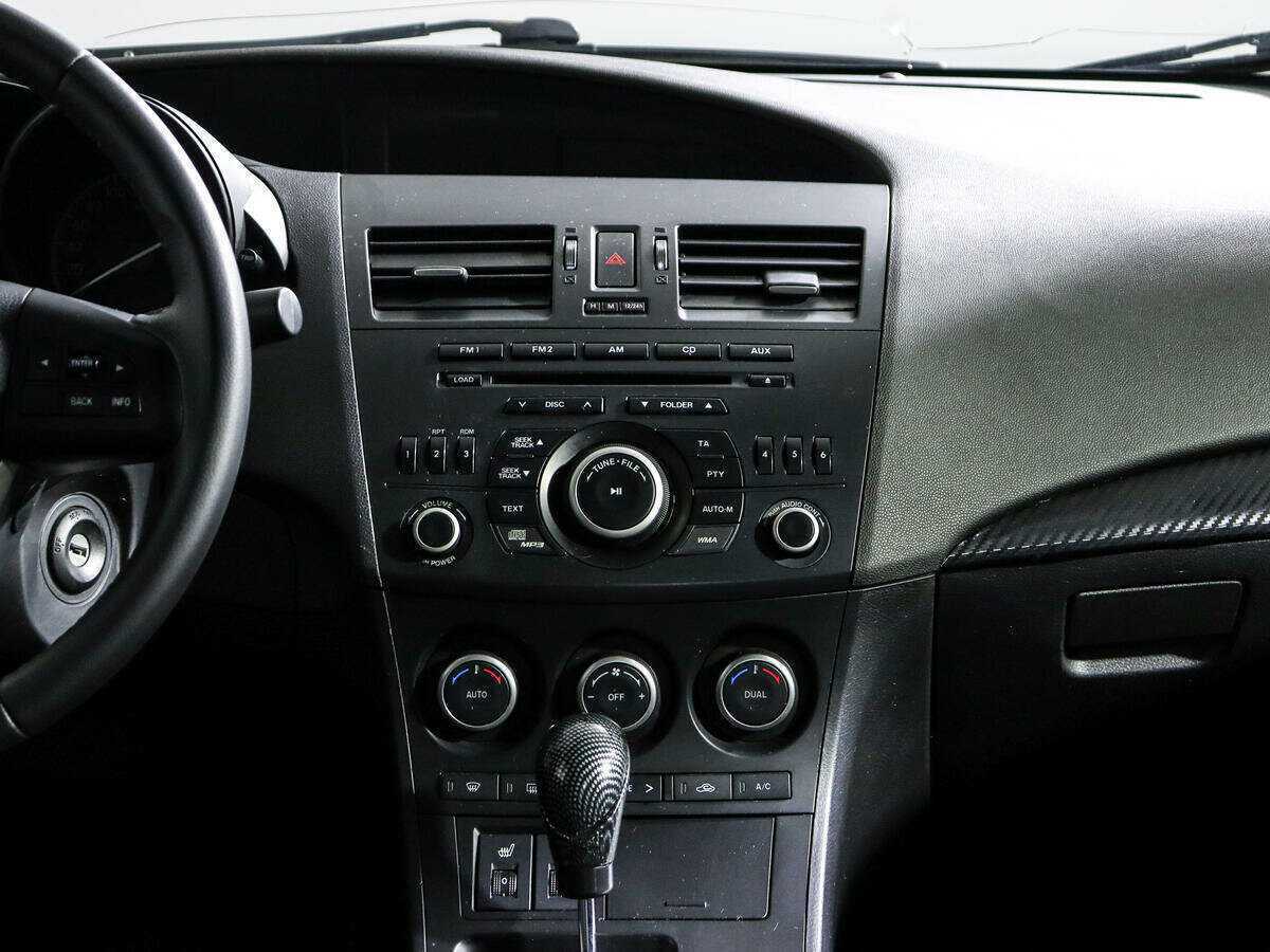 Mazda 3 с пробегом — 2012 год. Фото: #10