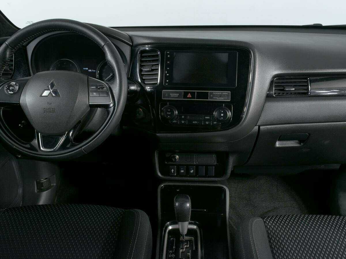 Mitsubishi Outlander с пробегом — 2018 год. Фото: #6