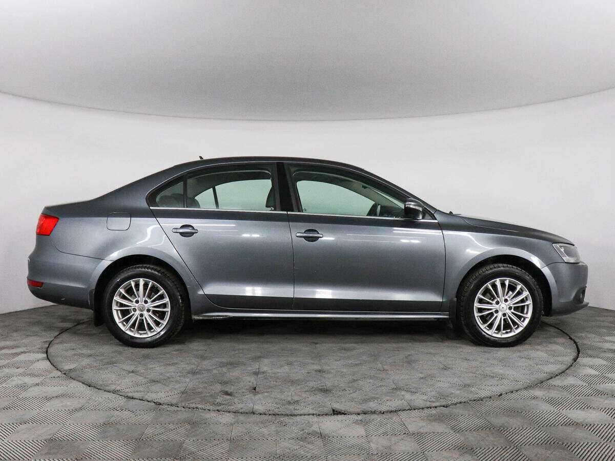 Volkswagen Jetta с пробегом — 2013 год. Фото: #3
