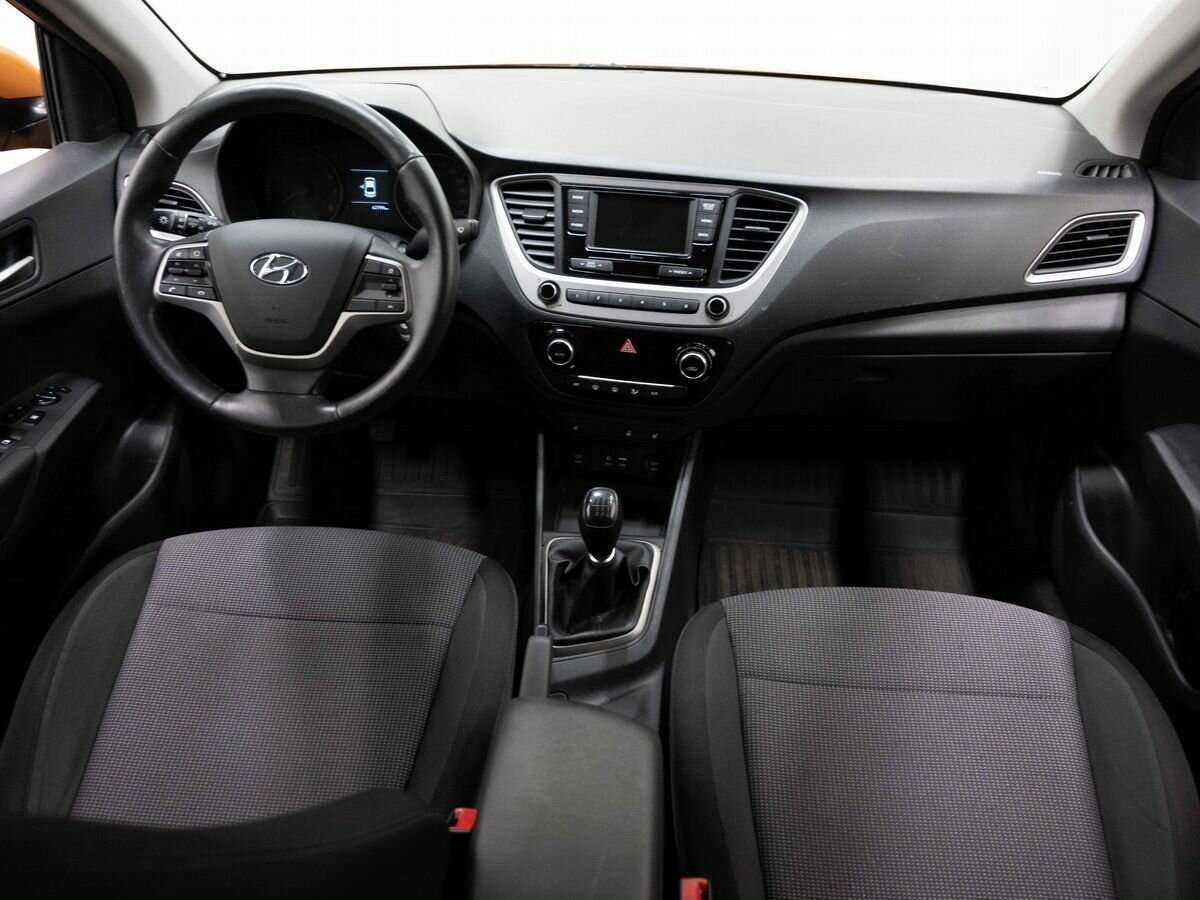 Hyundai Solaris с пробегом — 2018 год. Фото: #12