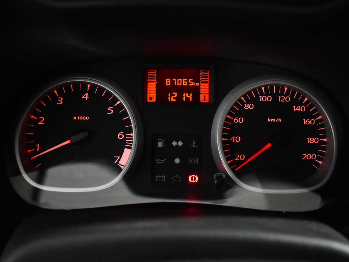 Renault Duster с пробегом — 2013 год. Фото: #18