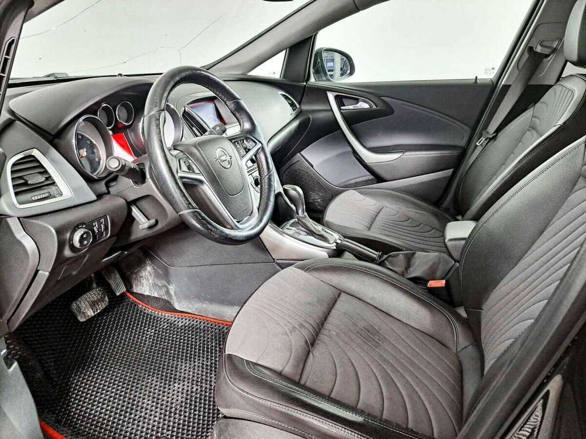 Opel Astra с пробегом — 2014 год. Фото: #13