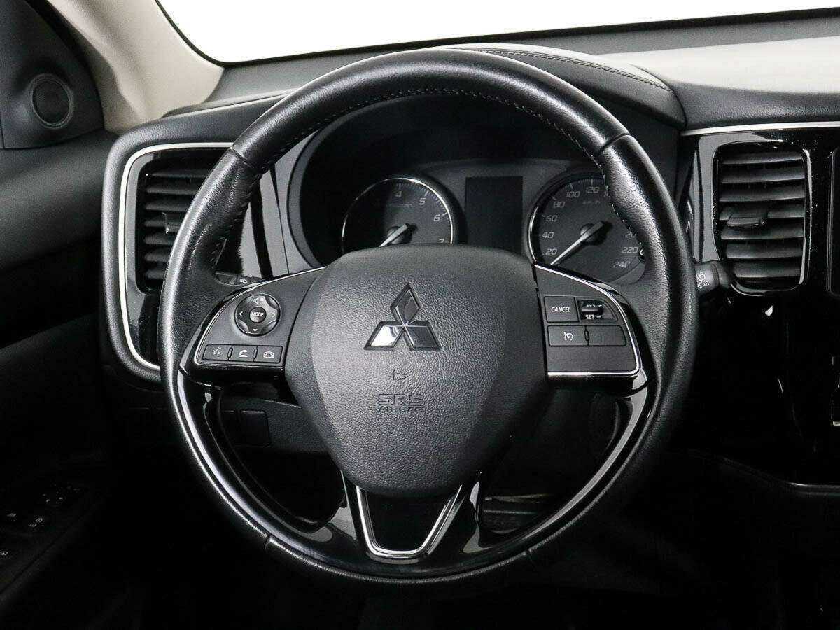 Mitsubishi Outlander с пробегом — 2021 год. Фото: #10