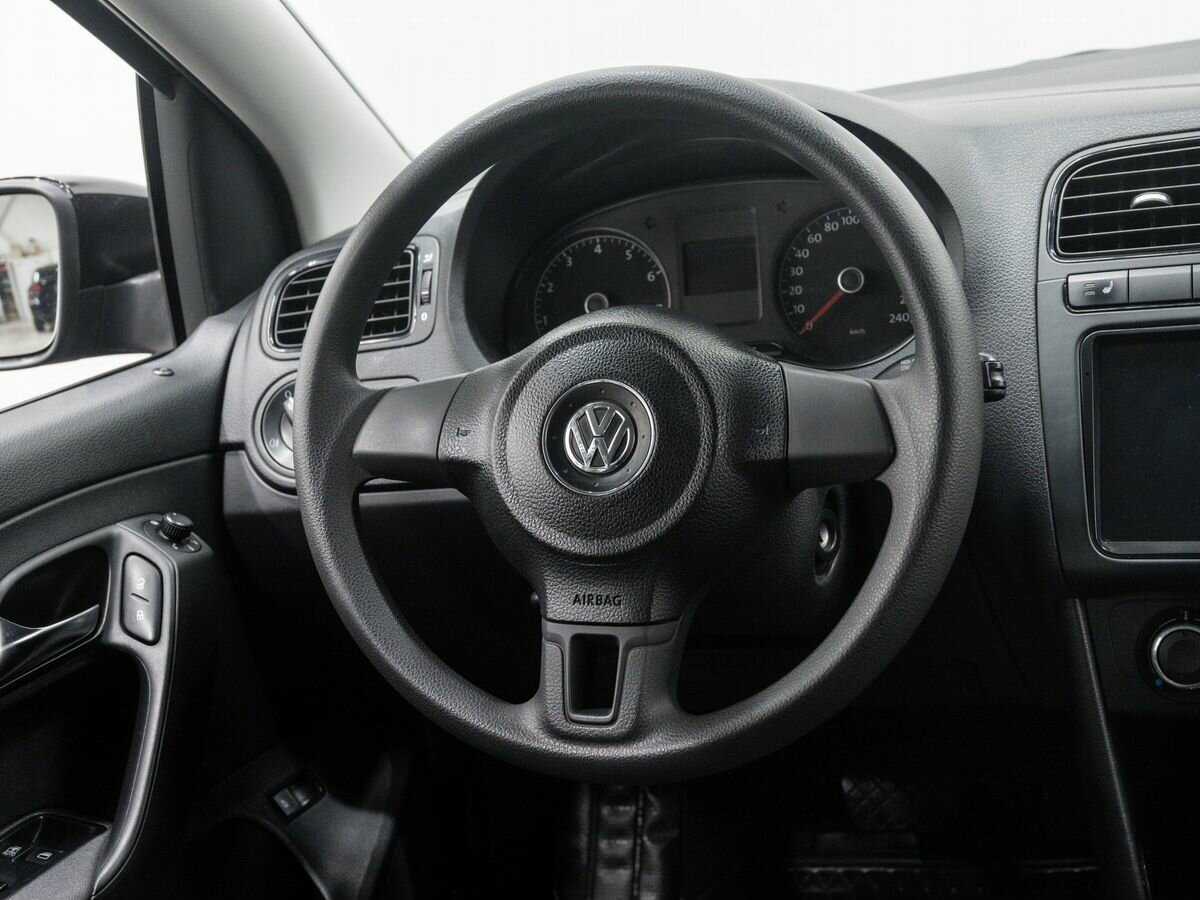Volkswagen Polo с пробегом — 2014 год. Фото: #11