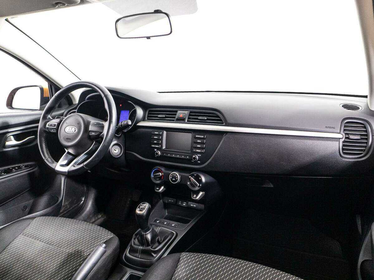 Kia Rio с пробегом — 2017 год. Фото: #8