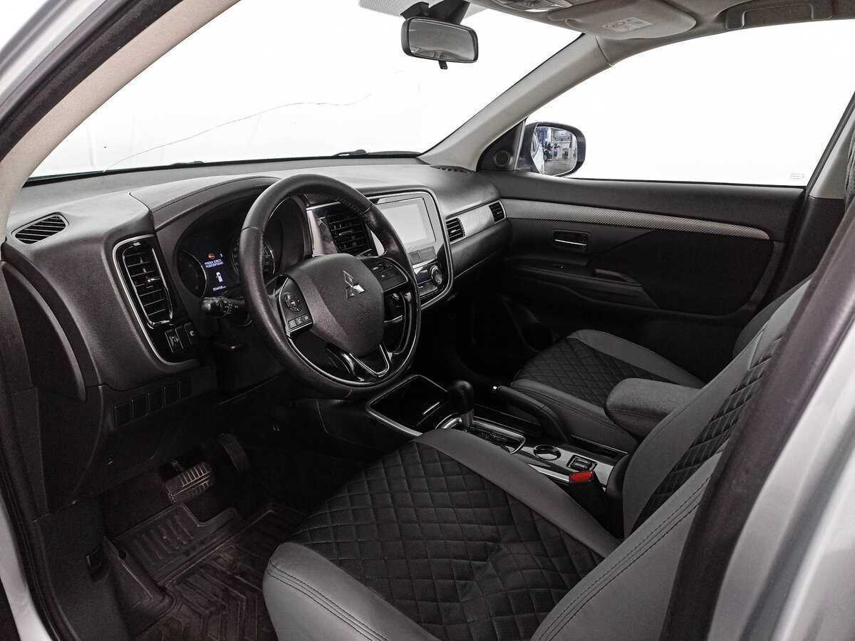 Mitsubishi Outlander с пробегом — 2018 год. Фото: #15