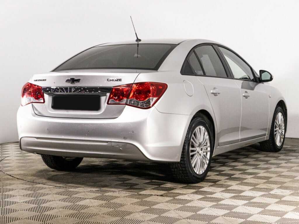Chevrolet Cruze с пробегом — 2012 год. Фото: #4