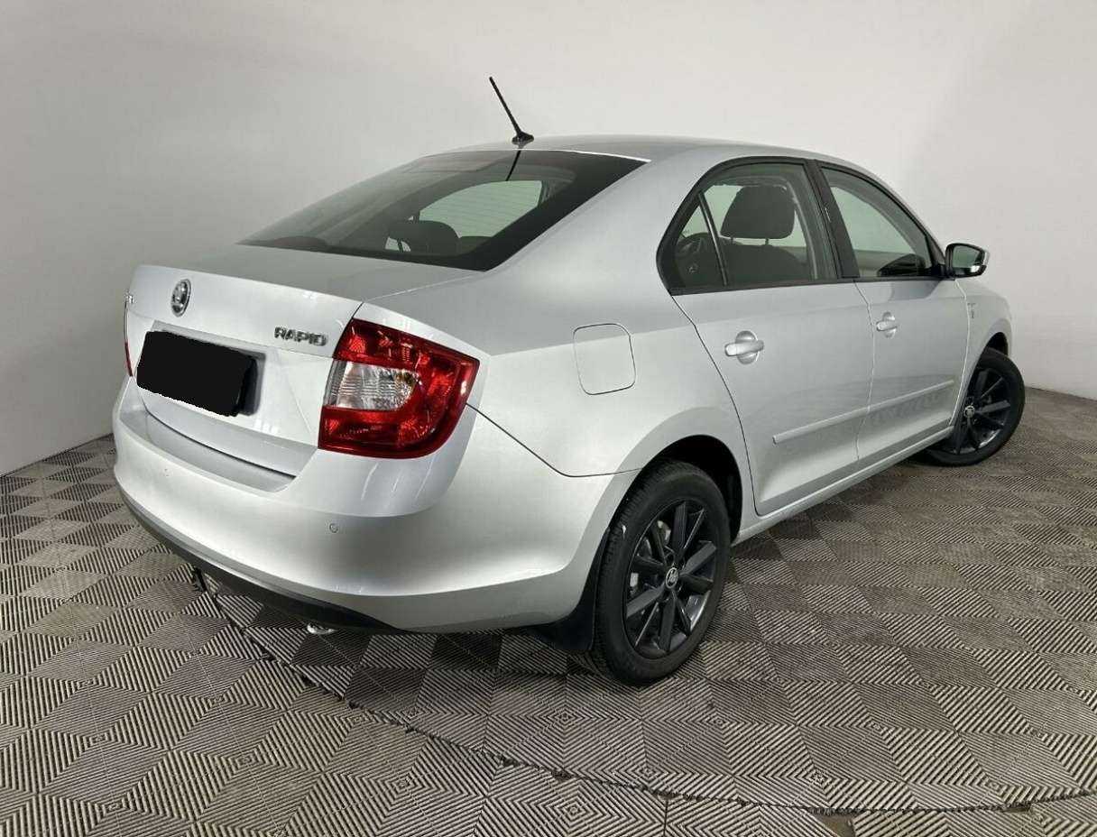 Skoda Rapid с пробегом — 2016 год. Фото: #5