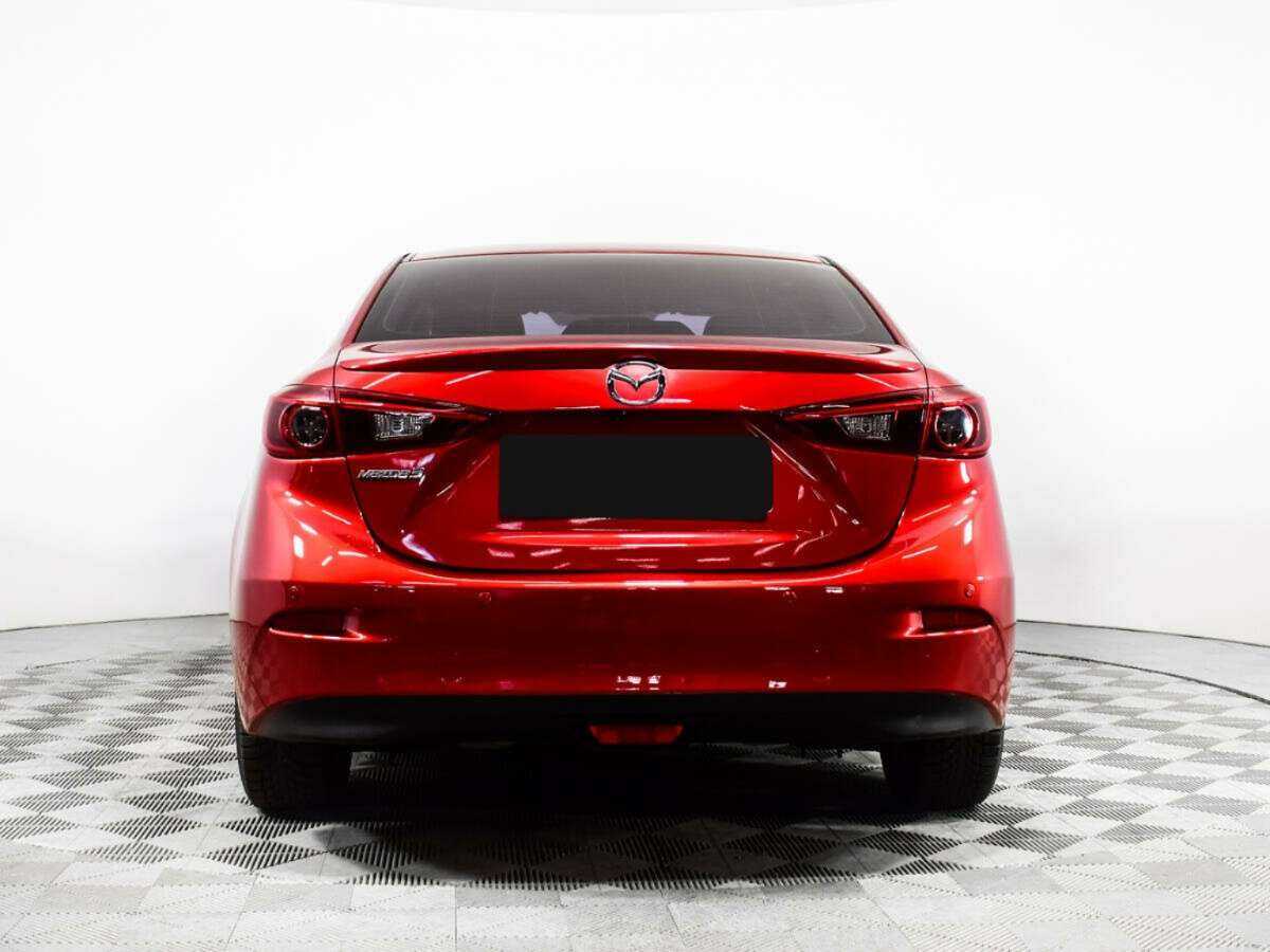 Mazda 3 с пробегом — 2015 год. Фото: #5