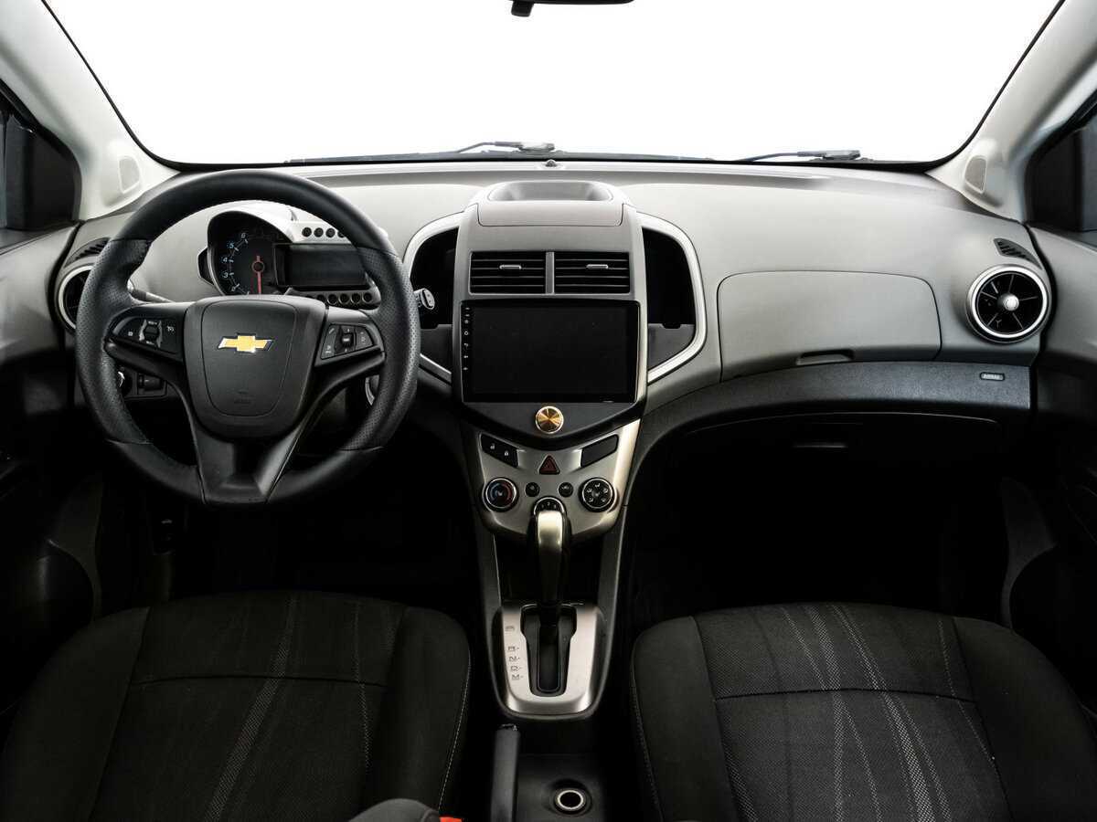 Chevrolet Aveo с пробегом — 2013 год. Фото: #9