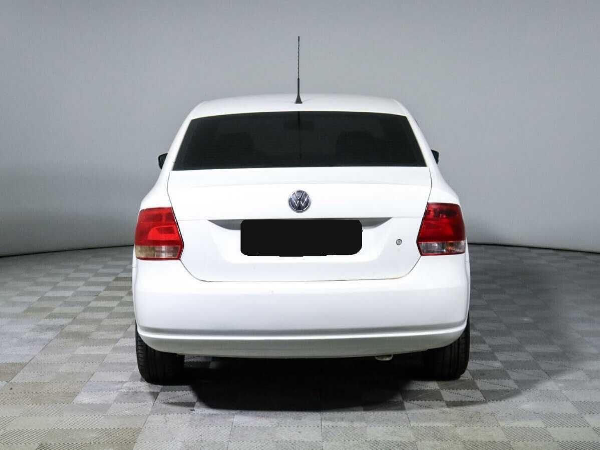 Volkswagen Polo с пробегом — 2012 год. Фото: #5