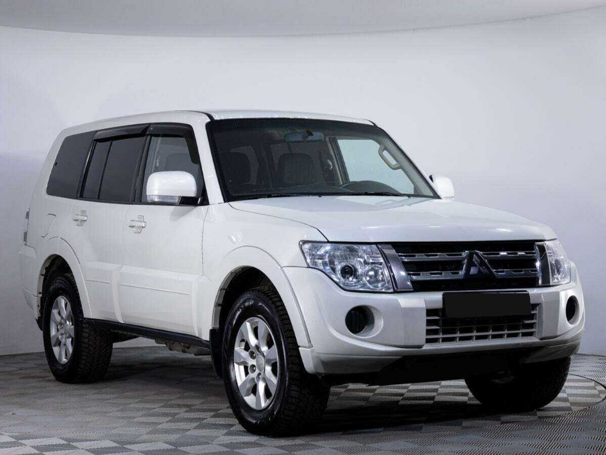 Mitsubishi Pajero с пробегом — 2013 год. Фото: #1
