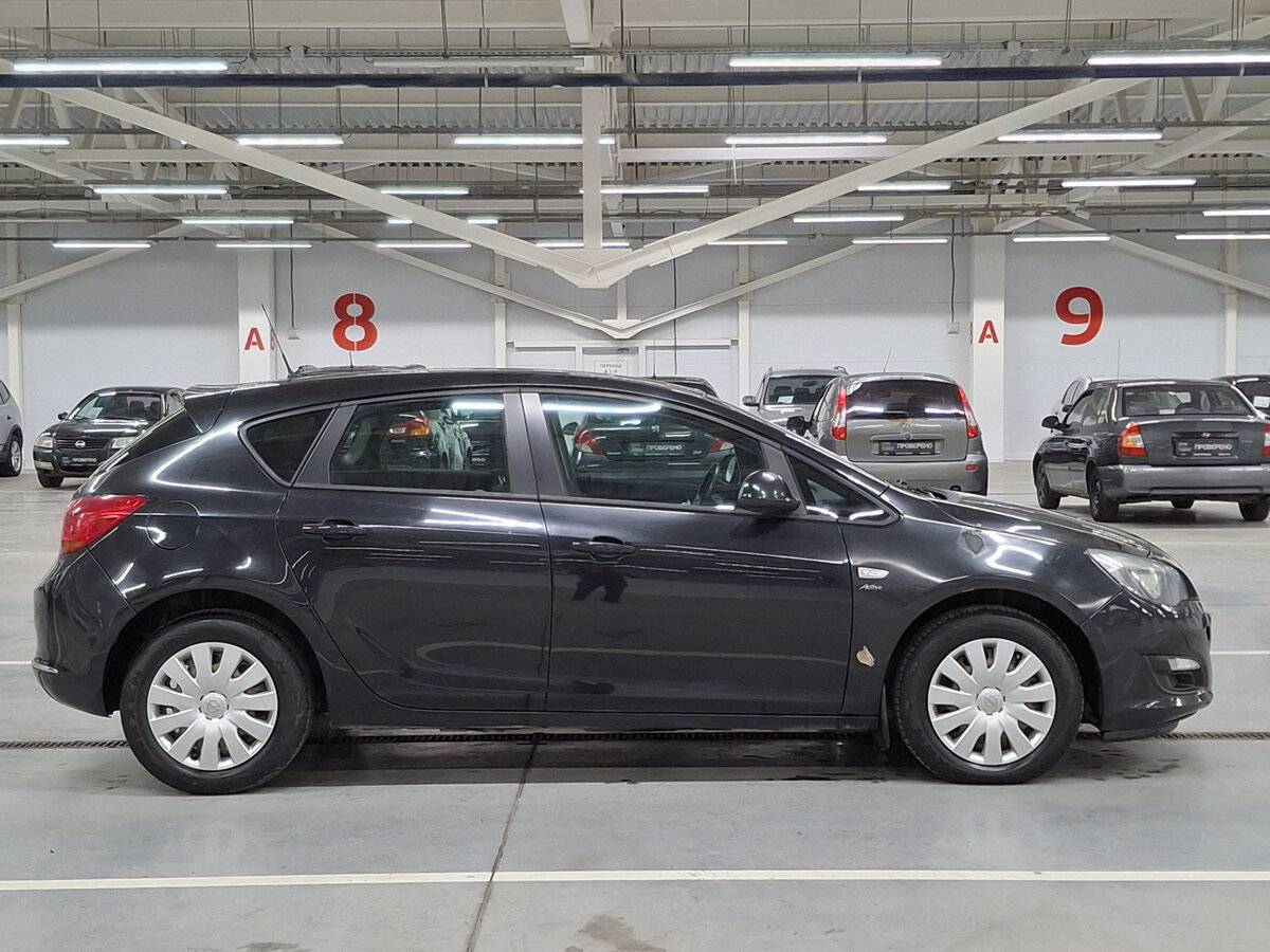Opel Astra с пробегом — 2013 год. Фото: #3