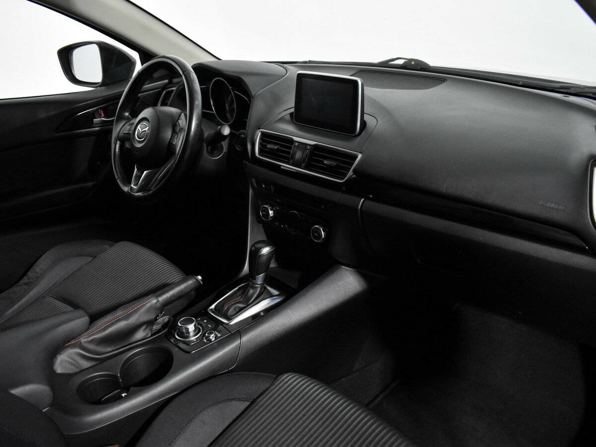 Mazda 3 с пробегом — 2014 год. Фото: #16