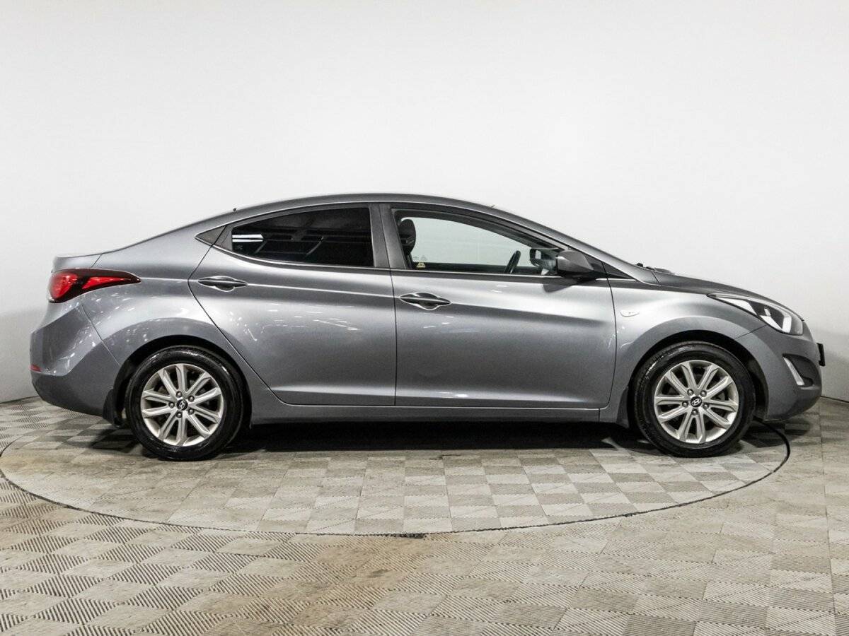 Hyundai Elantra с пробегом — 2015 год. Фото: #3