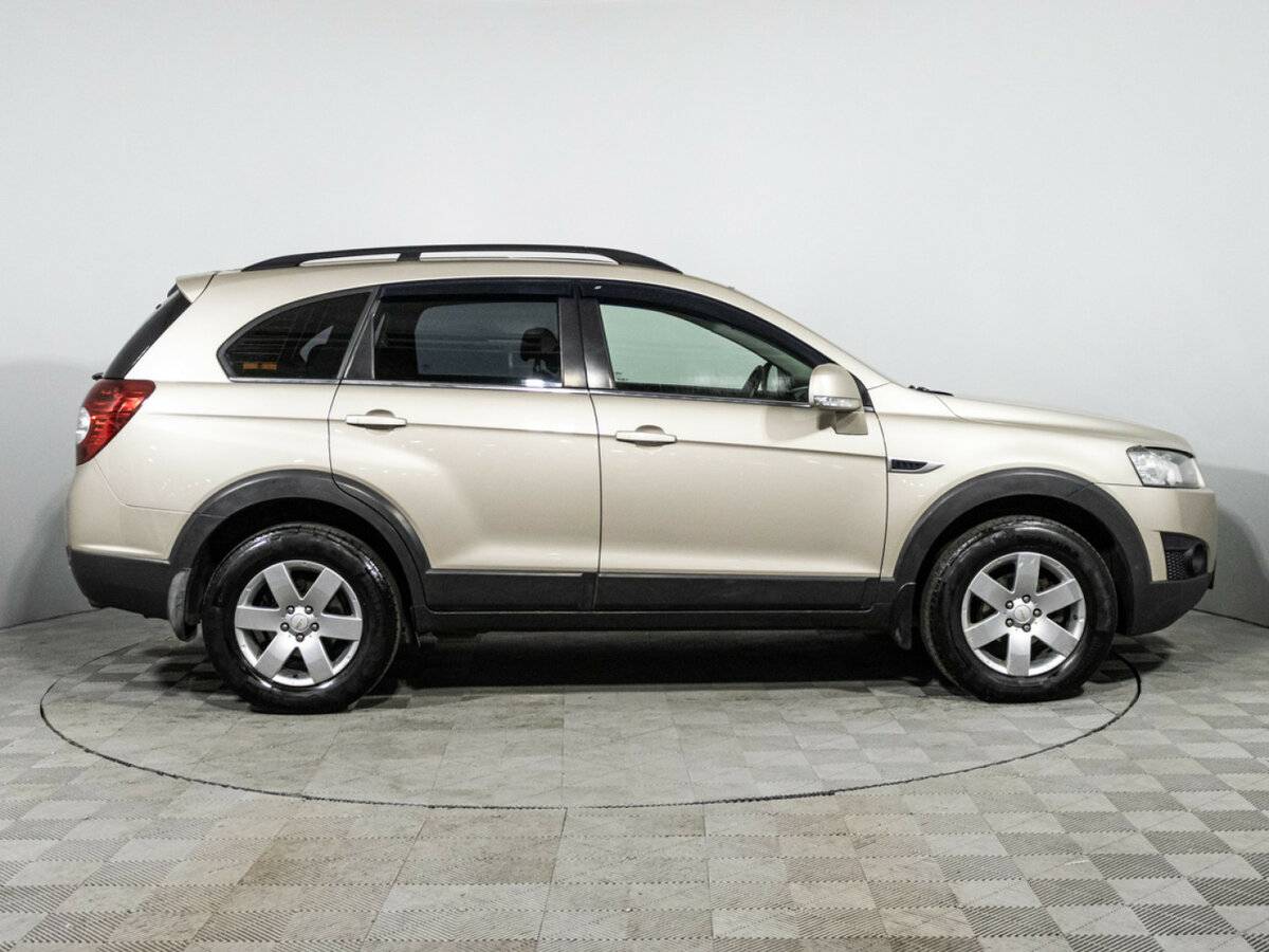 Chevrolet Captiva с пробегом — 2012 год. Фото: #3