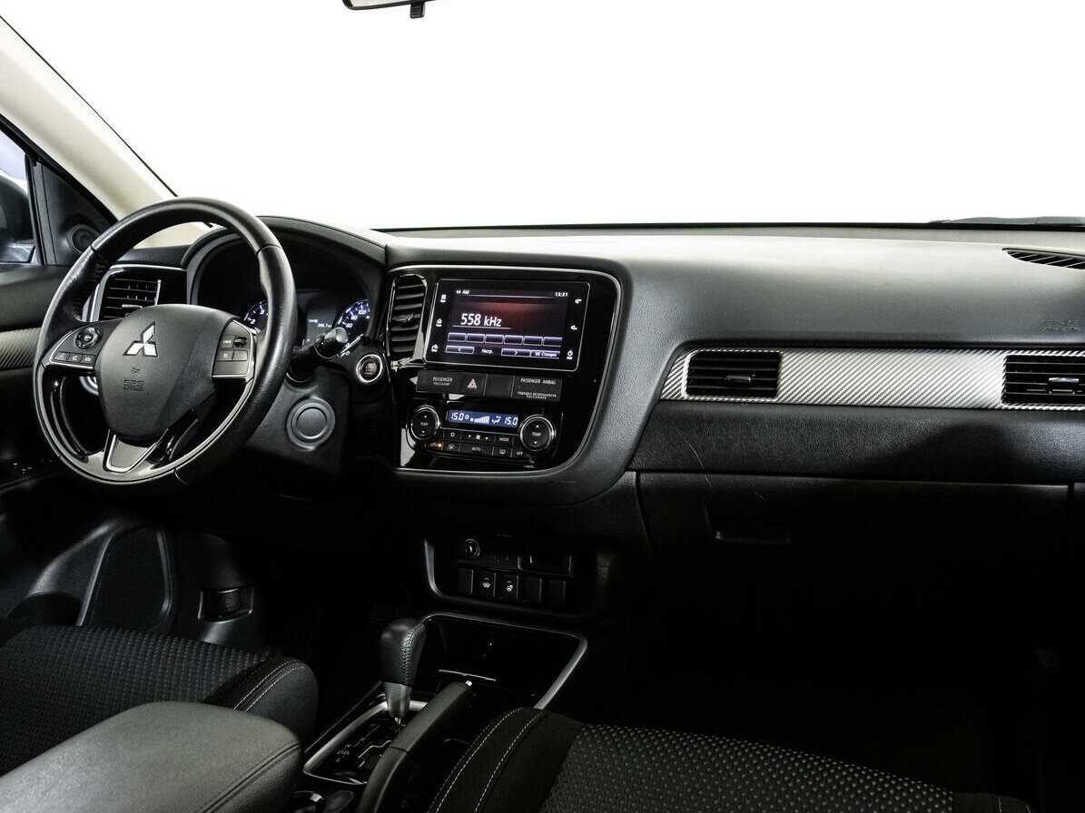 Mitsubishi Outlander с пробегом — 2018 год. Фото: #8