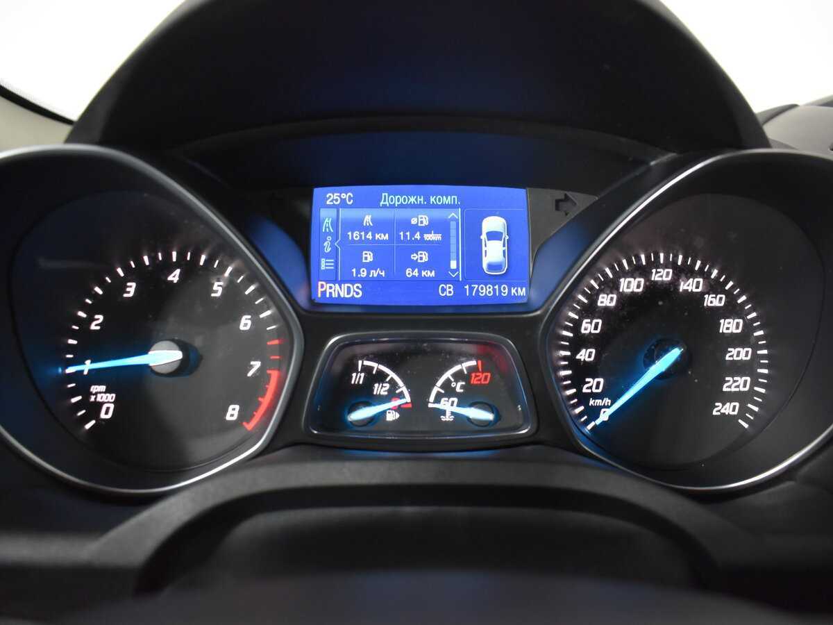 Ford Kuga с пробегом — 2014 год. Фото: #12