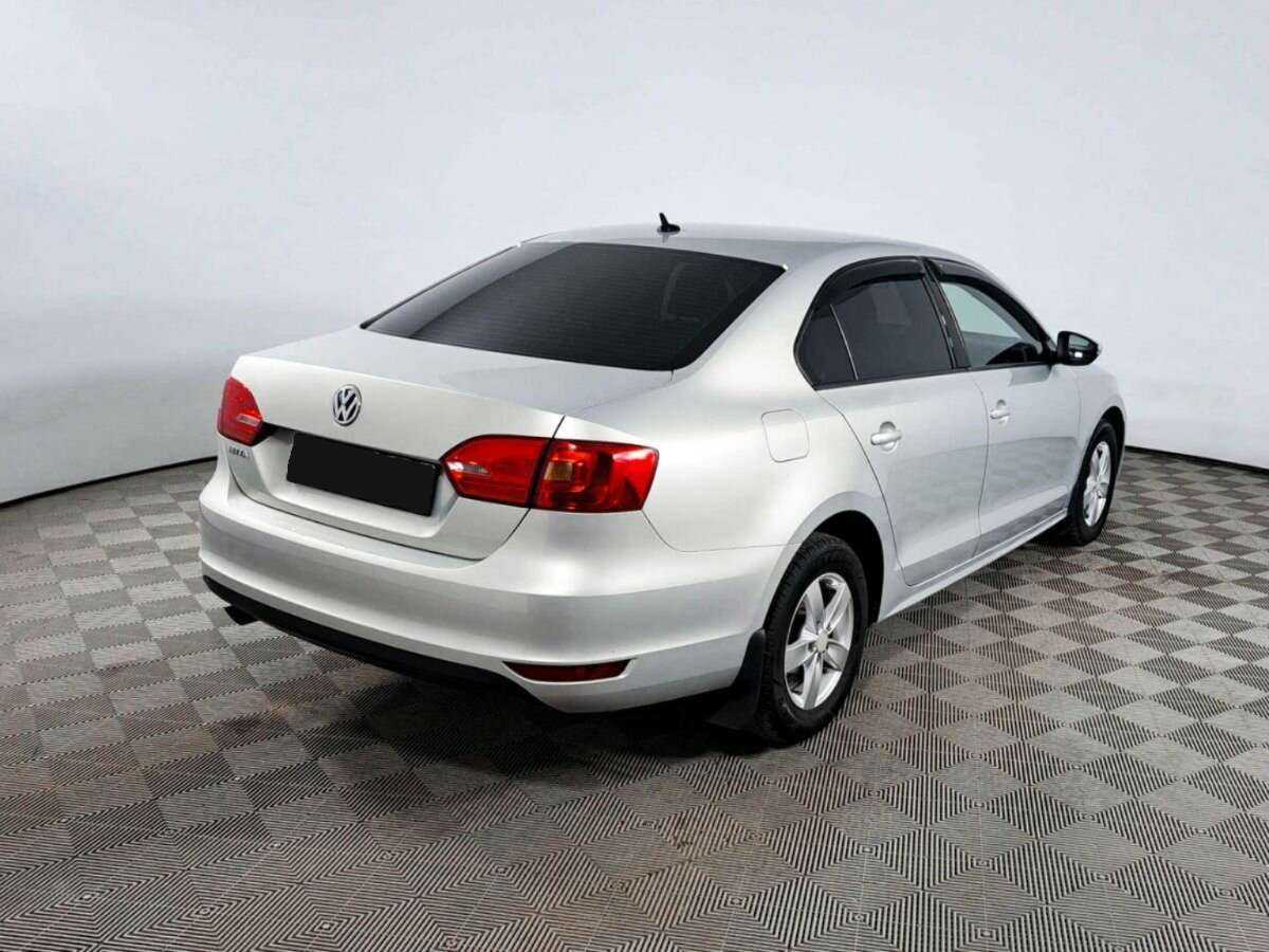 Volkswagen Jetta с пробегом — 2014 год. Фото: #4