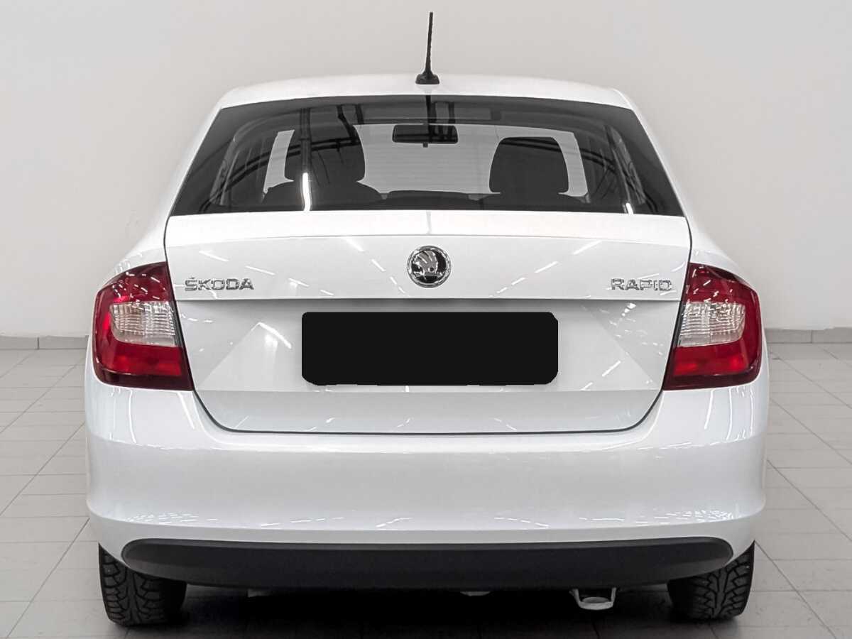 Skoda Rapid с пробегом — 2017 год. Фото: #5