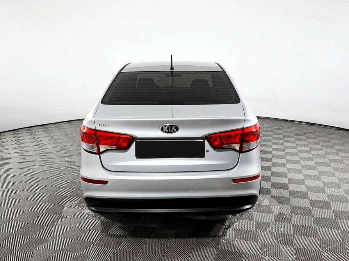 Kia Rio с пробегом — 2015 год. Фото: #4