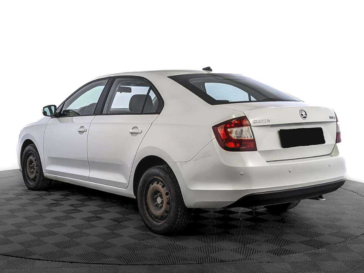 Skoda Rapid с пробегом — 2019 год. Фото: #6