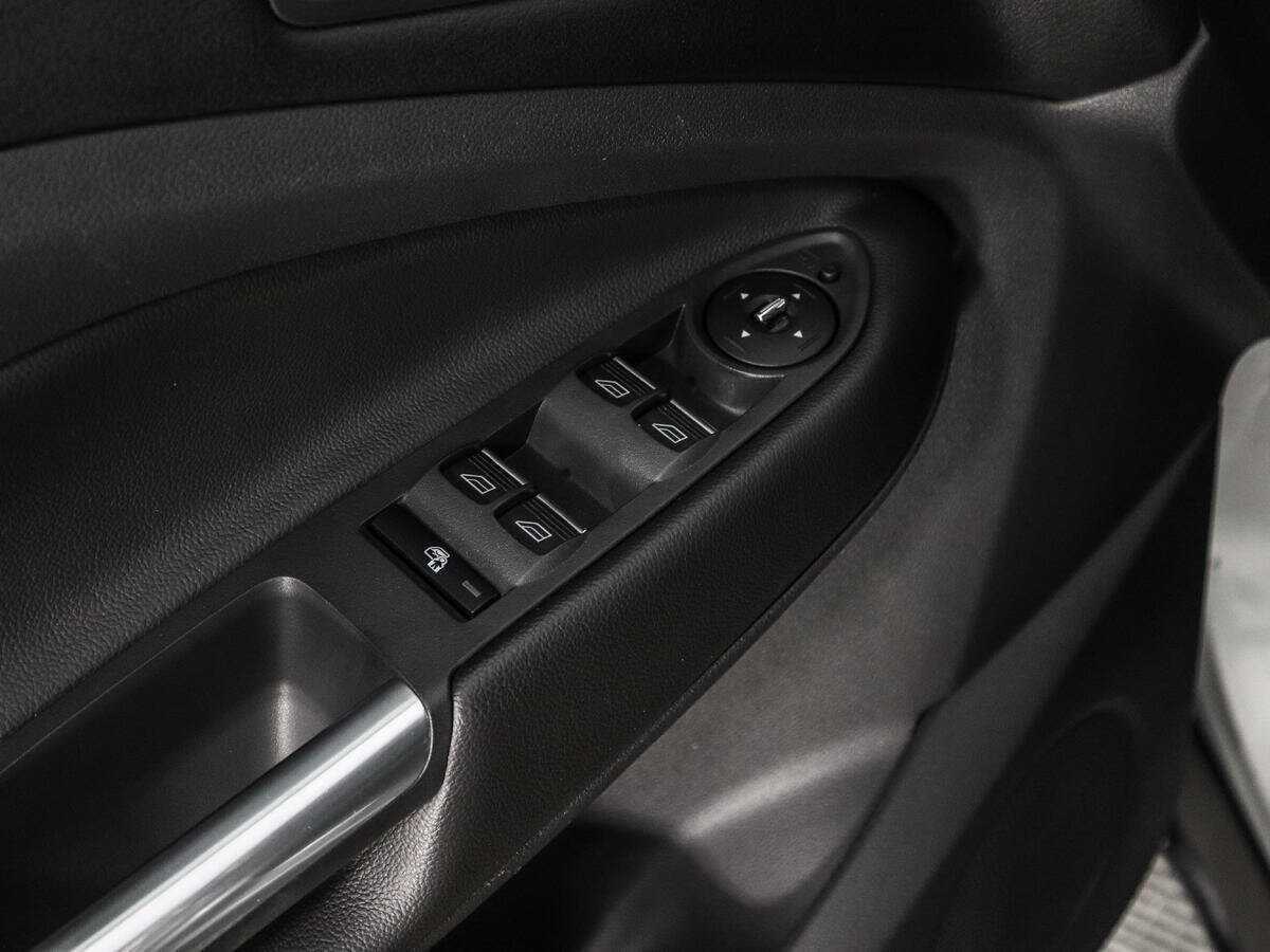 Ford Kuga с пробегом — 2014 год. Фото: #9