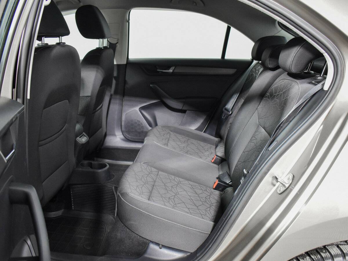 Skoda Rapid с пробегом — 2019 год. Фото: #10