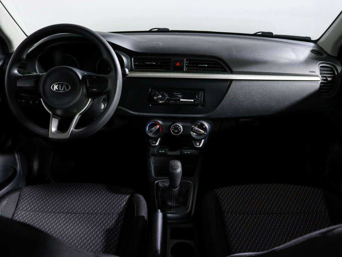 Kia Rio с пробегом — 2017 год. Фото: #9