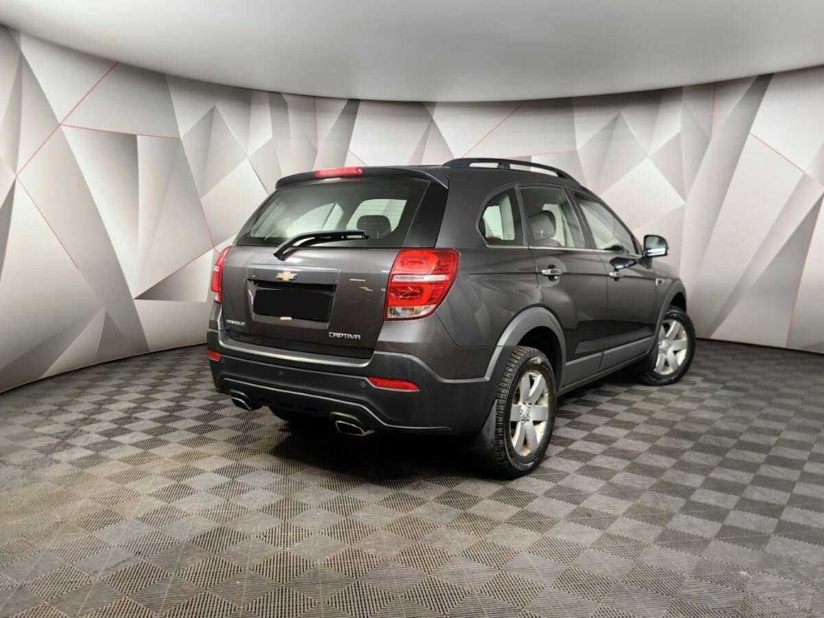 Chevrolet Captiva с пробегом — 2015 год. Фото: #1