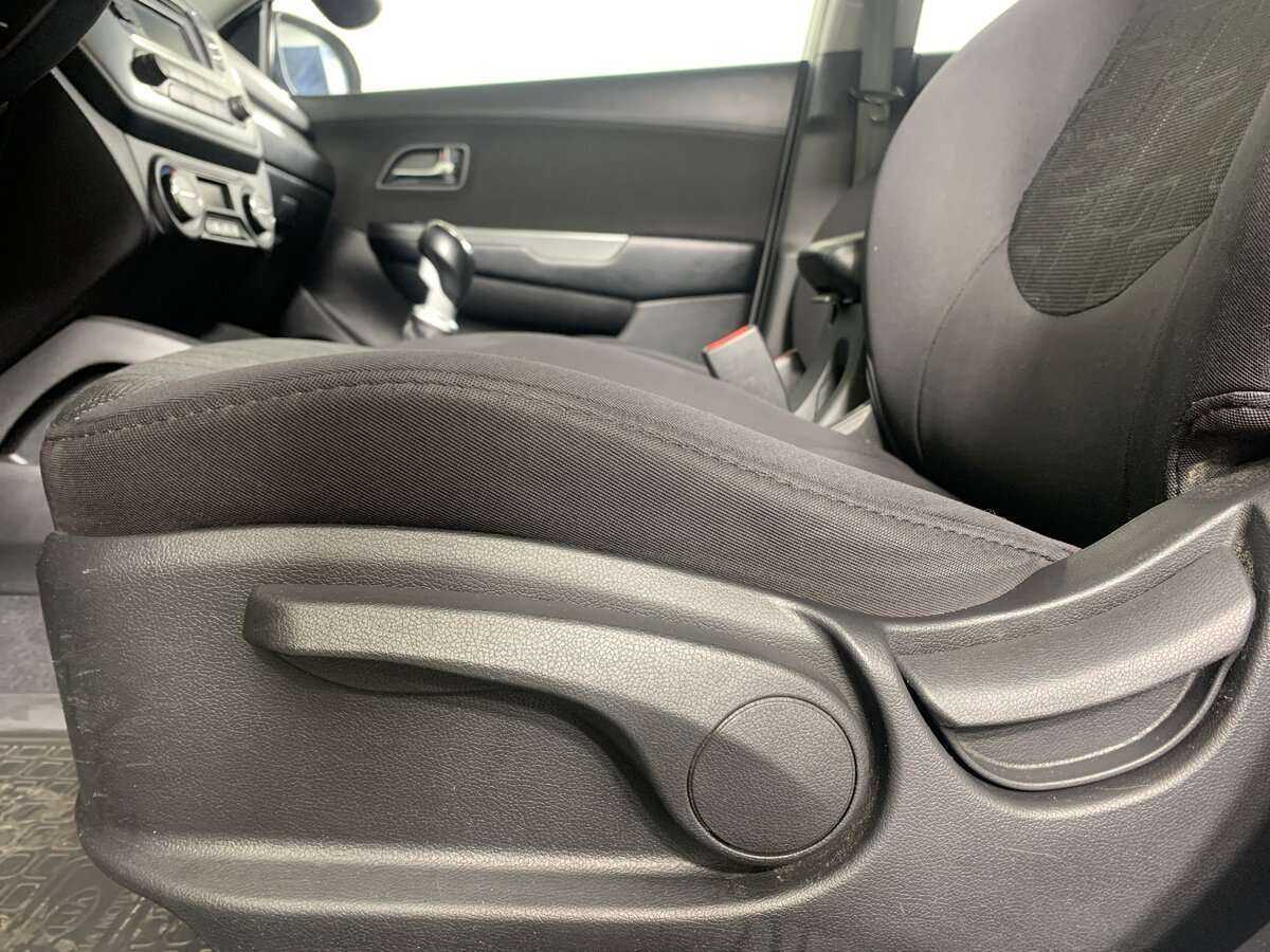Kia Rio с пробегом — 2012 год. Фото: #12