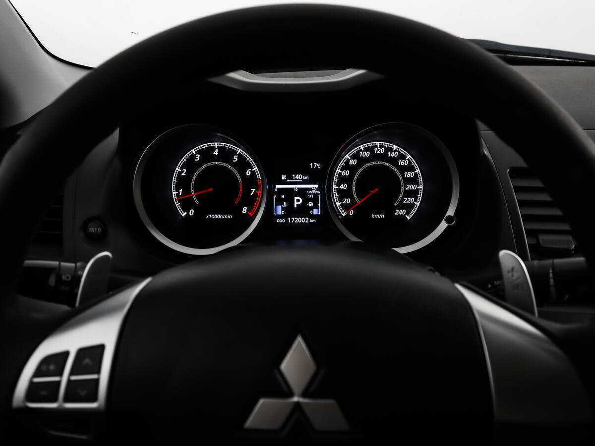 Mitsubishi Lancer с пробегом — 2012 год. Фото: #12