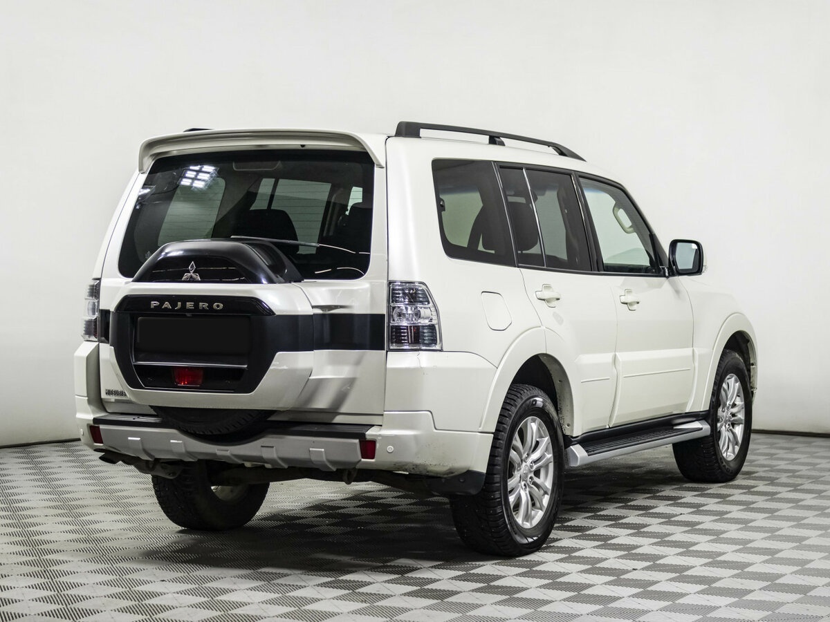Mitsubishi Pajero с пробегом — 2014 год. Фото: #3