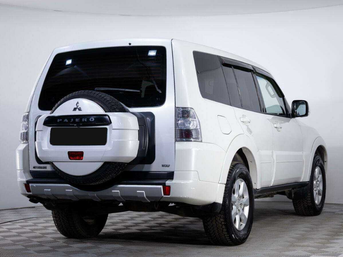 Mitsubishi Pajero с пробегом — 2013 год. Фото: #3