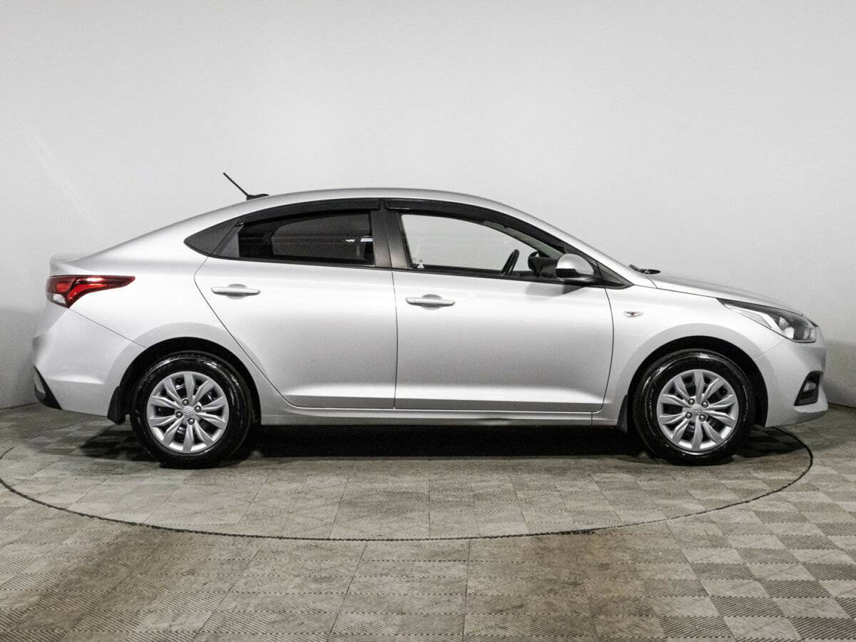 Hyundai Solaris с пробегом — 2017 год. Фото: #3