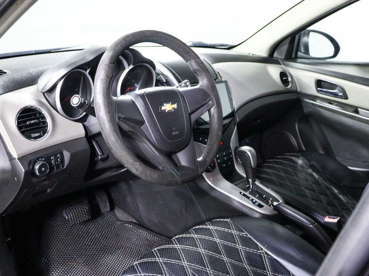 Chevrolet Cruze с пробегом — 2014 год. Фото: #11