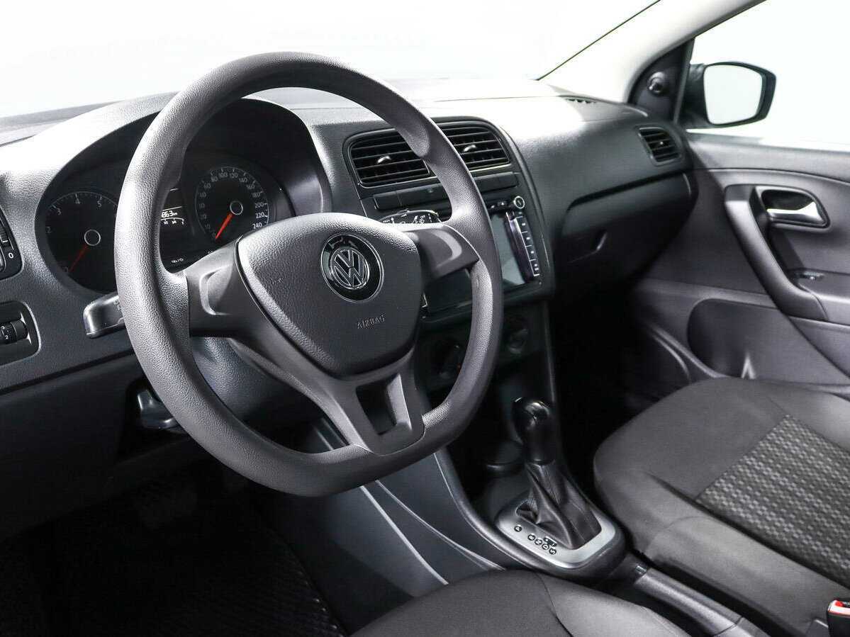 Volkswagen Polo с пробегом — 2020 год. Фото: #11