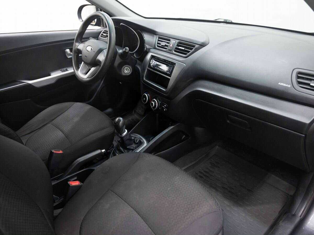 Kia Rio с пробегом — 2013 год. Фото: #10