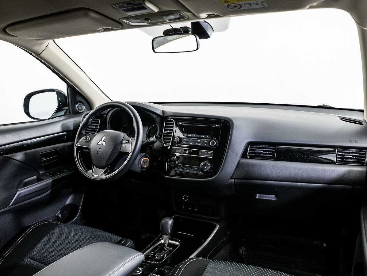 Mitsubishi Outlander с пробегом — 2019 год. Фото: #6