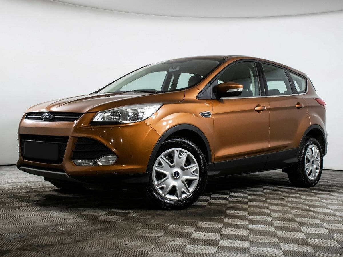 Ford Kuga с пробегом — 2015 год. Фото: #0