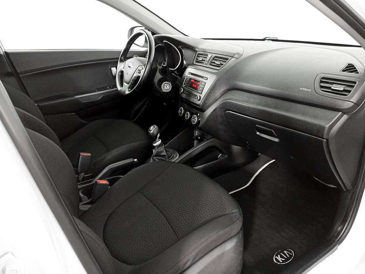 Kia Rio с пробегом — 2015 год. Фото: #6