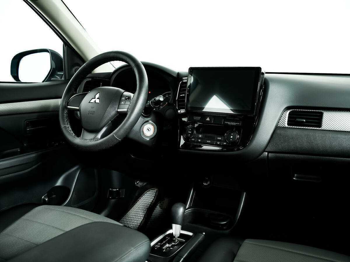 Mitsubishi Outlander с пробегом — 2013 год. Фото: #8