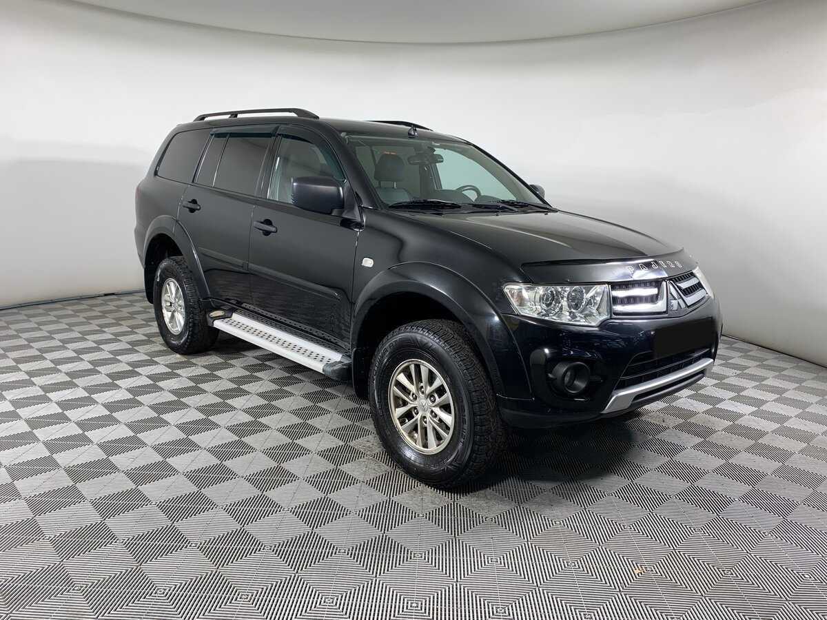 Mitsubishi Pajero Sport с пробегом — 2014 год. Фото: #2